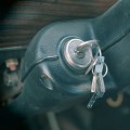 The Difference Between Traditional Car Keys and Transponder Keys: An Expert's Guide